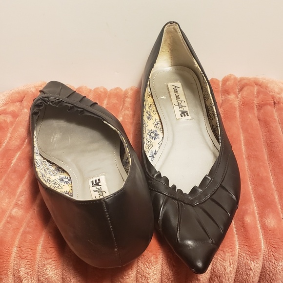 Shoes - Picture 3 of 4